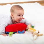 Poduszka do leżenia na brzuszku 37cm zabawka ruchowa grzechotka sigikid - 8